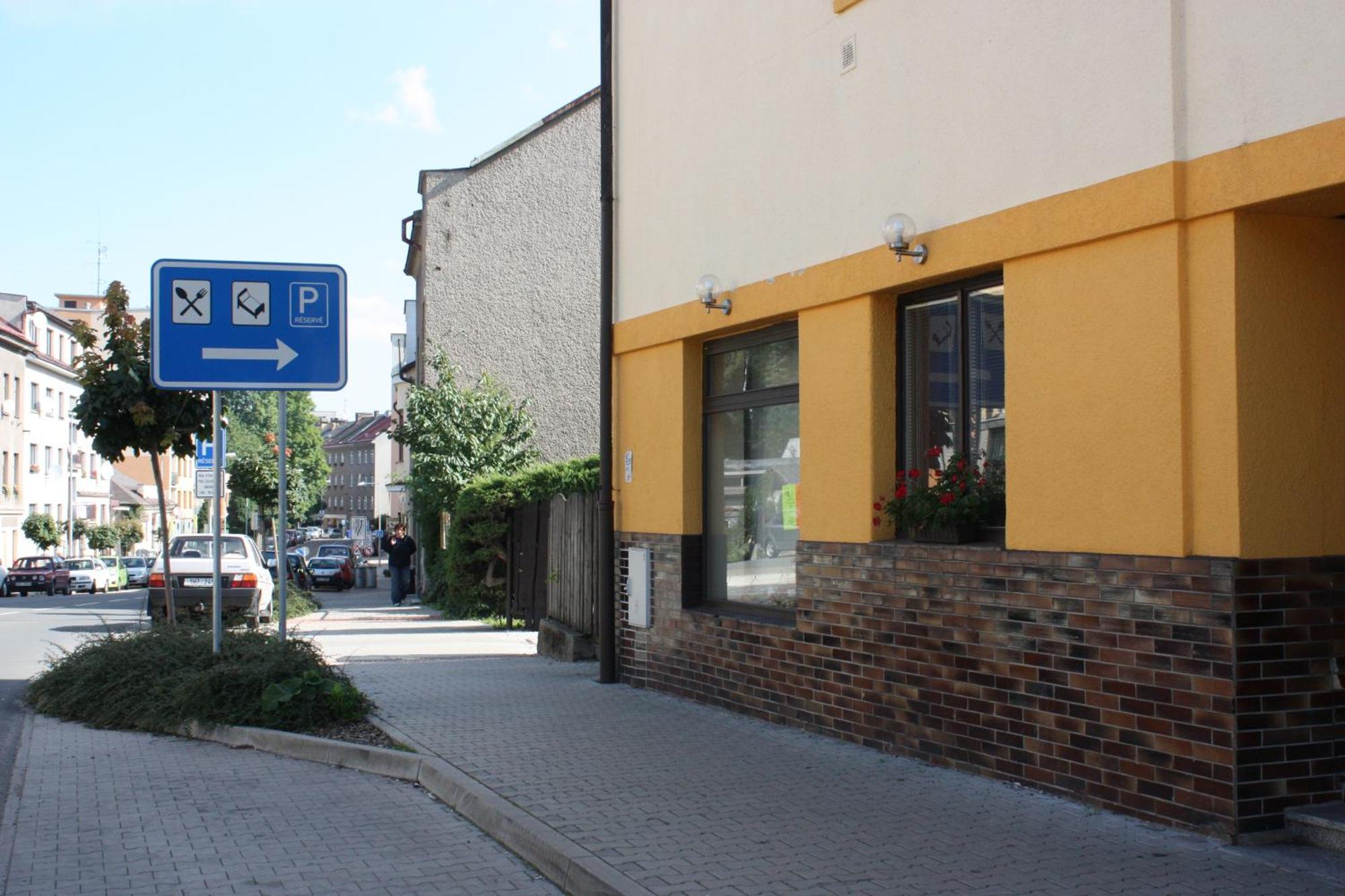 Hotel Hynek Náchod Exteriör bild