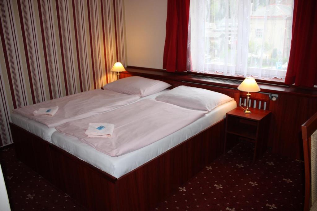 Hotel Hynek Náchod Exteriör bild